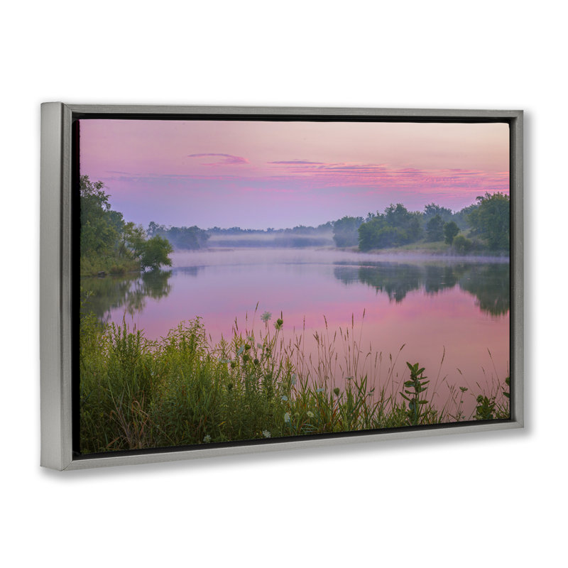 Toile flottante avec lac rose au lever du soleil par Marty Hulsebos, Cadre flottant gris lustré, H 21 po x l 31 po
