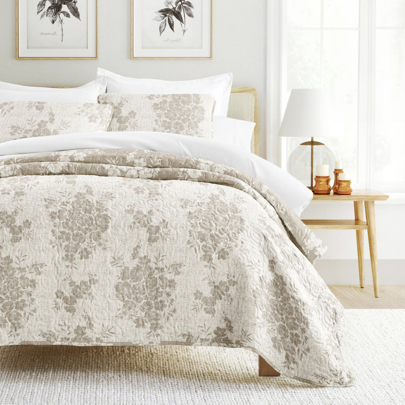 Quilt Set- Lightweight - All Season Quilted Coverlet - Distressed Bouquet, King Quilt + 2 King Shams, Terracotta