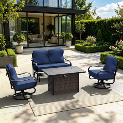 Ensemble de patio 4 places en métal avec causeuse coulissante, chaises pivotantes et table de foyer au propane, coussin beige