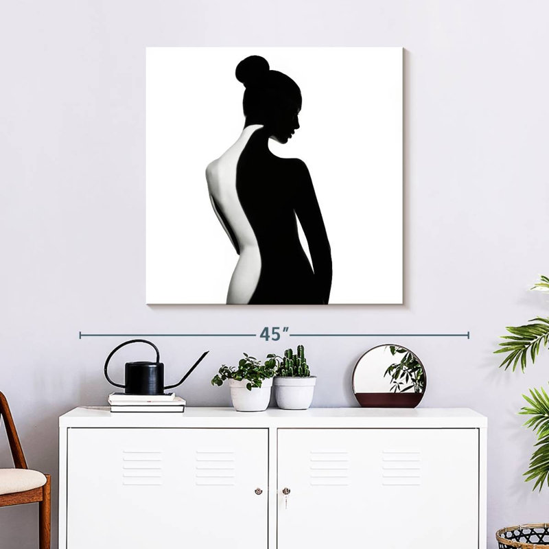 Silhouette créative de femme, H 30 po x l 30 po