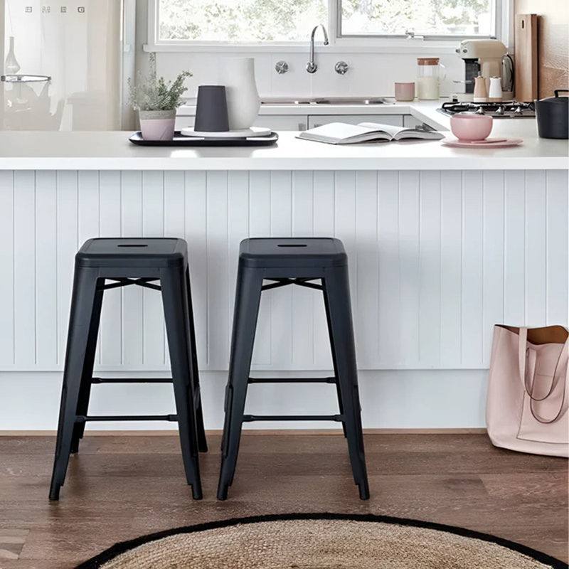 Tabouret Pomeroy, Noir