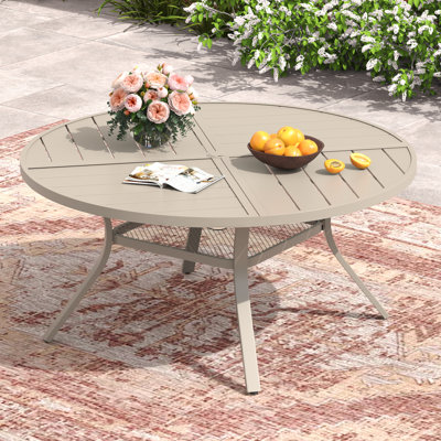 Table de salle à manger de patio