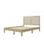 Grand lit plateforme en bois avec rotin