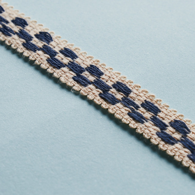 Ruban à carreaux étroit Schumacher x Mary McDonald Crawford, Indigo