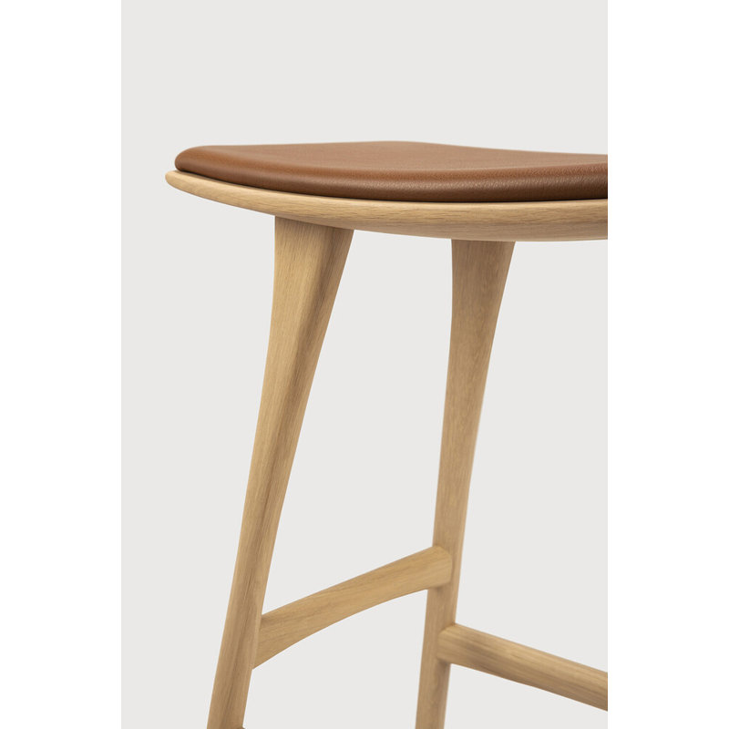 Osso 26.8" Counter Stool, Black, Varnished Black
