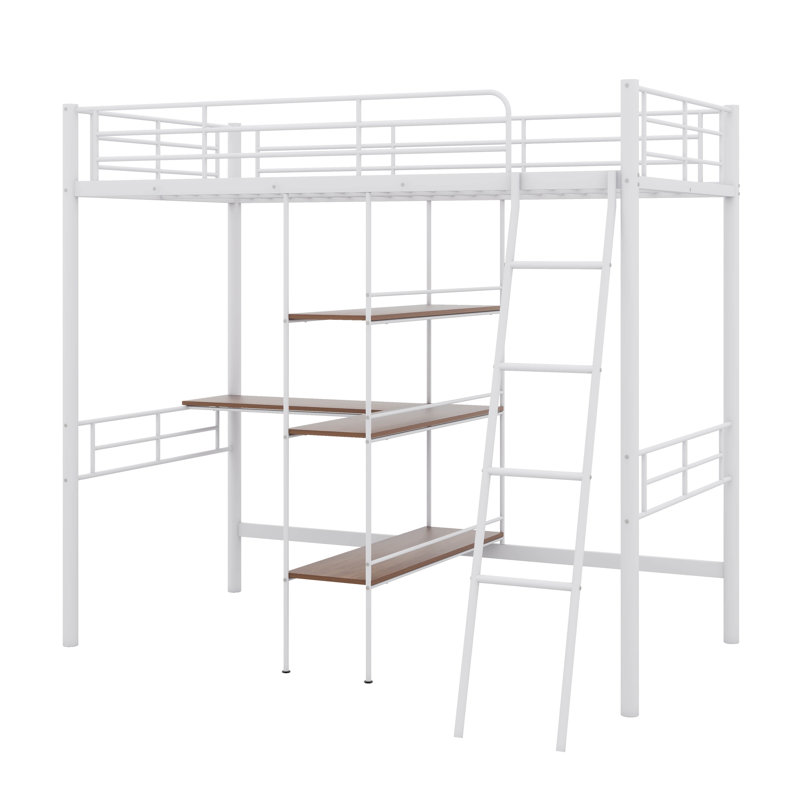 Un lit mezzanine en métal de taille simple avec un bureau intégré et des tablettes pour plus de fonctionnalité et de commodité