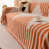 Chenille orange est en rupture de stock