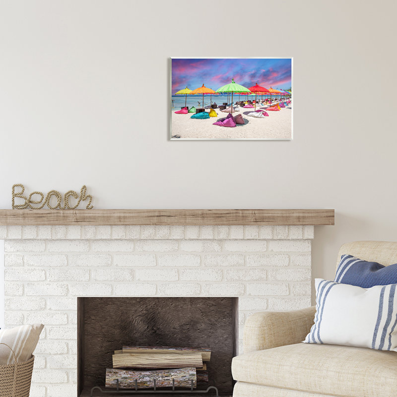 Ba-091 - Parapluies de plage encadrés sur toile par impression argentée, H 13 po x l 19 po x P 0,5 po