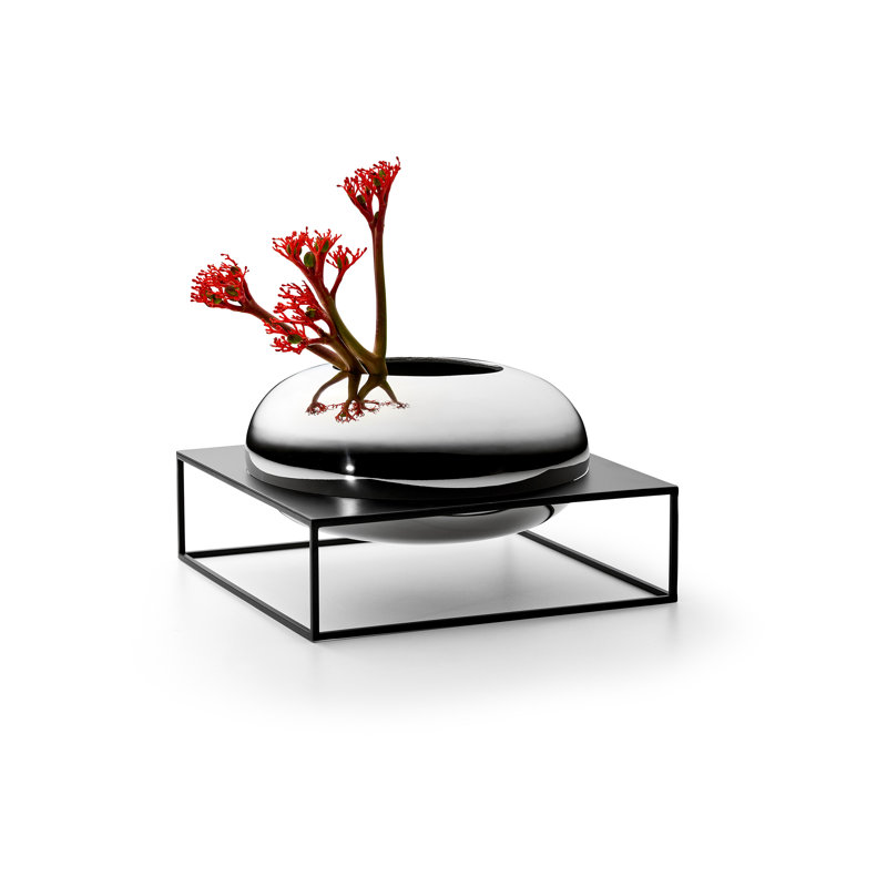 Solero Nickel Table Vase 1
