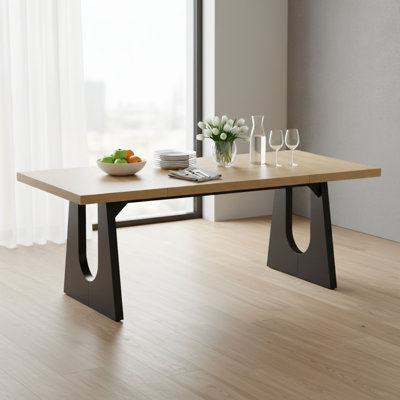 Grande table de salle à manger convenant à la fois à la salle à manger et au salon; Bois, style campagnard rustique; Rectangulaire Peut accueillir 6 à 8 personnes.