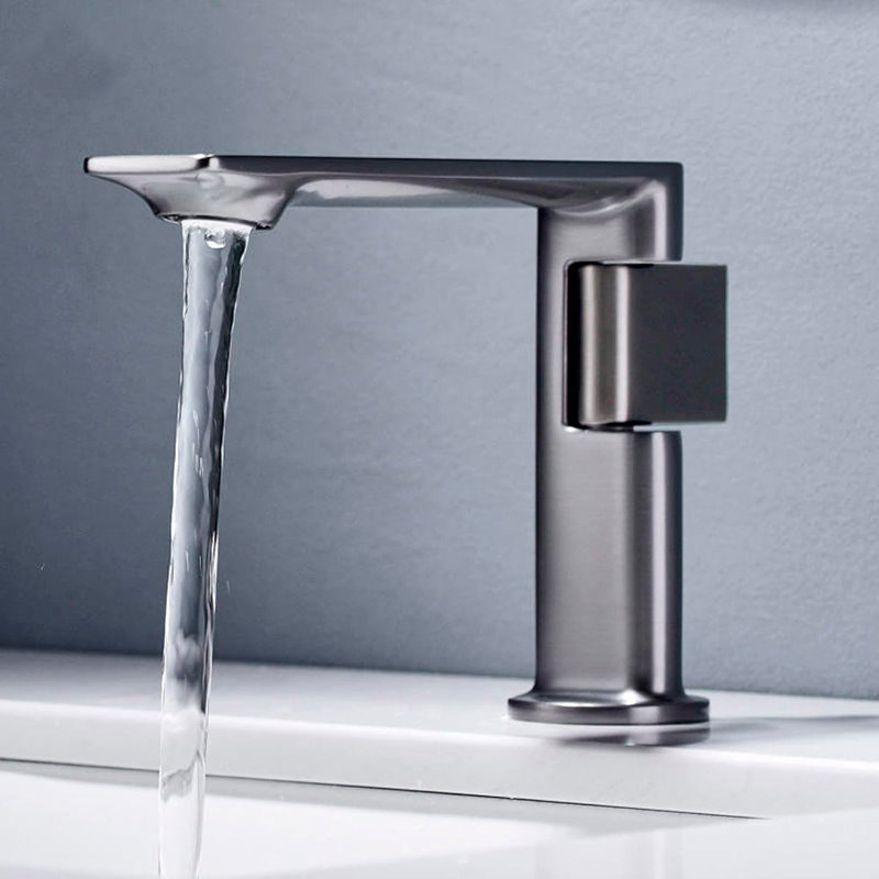 Metro Thin Bathroom Faucet - Single Hole - 5" Brass/Brushed Gold, Matte Black