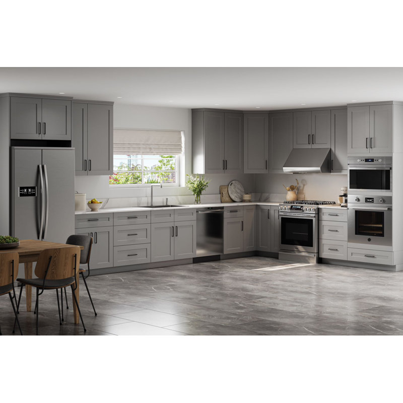 Armoire de base pour évier de cuisine prêt-à-assembler en shaker gris clair