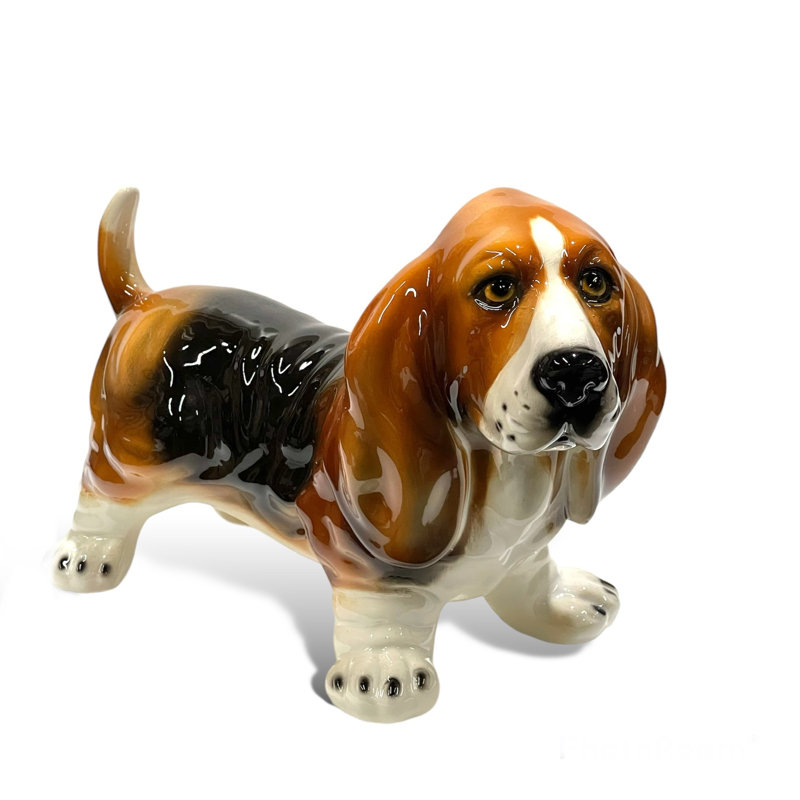DOG BASSET HOUND
