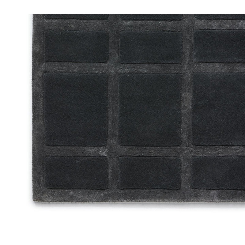 Plaid Area Rug in Black, Rectangle 6'5" x 10'