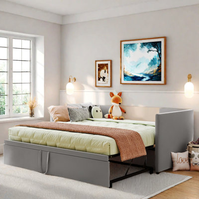 Upholstered Daybed With Pop Up Trundle