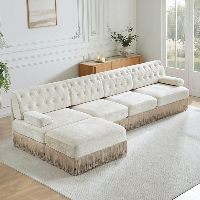 Canapé Chesterfield, H 34,2 po x l 135,6 po x P 60,3 po, Beige