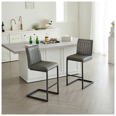 Ensemble de 2 tabourets de bar gris en similicuir gris à hauteur de comptoir avec dossier capitonné vertical