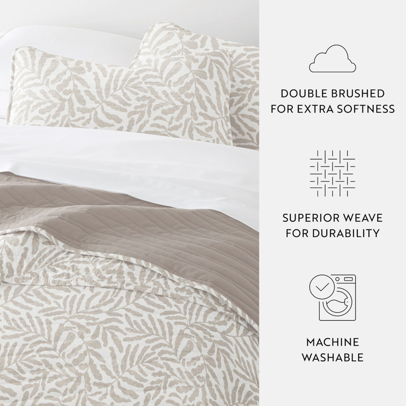 Quilt Set Super Soft Lightweight All Season Quilted Coverlet in Tossed Ferns, Queen Coverlet Set + 2 Standard Pillow Shams
