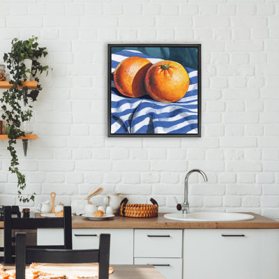 Oranges sur cadre flottant en tissu rayé, design par Kate Jarvik Birch