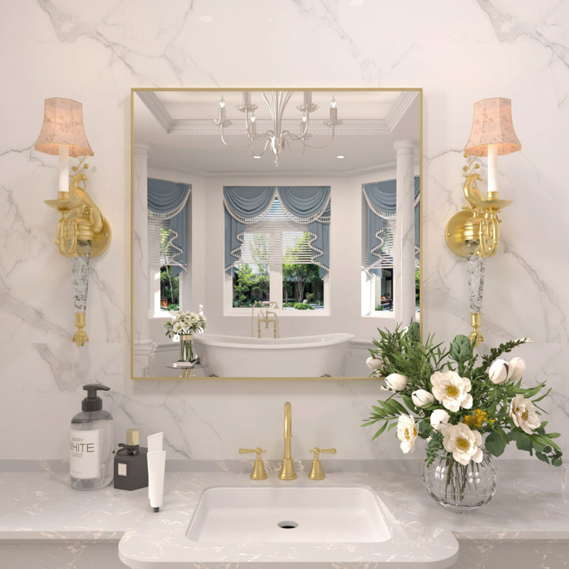 Miroir de salle de bain rectangulaire encadré en or l 24 po x H 30 po Lyra, 24 po x 30 po, Doré