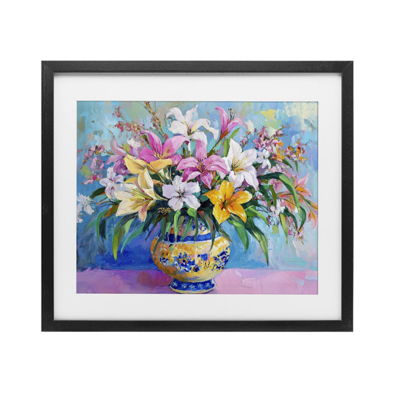 «Bold Lilies over Blue», reproduction encadrée sous verre, par Petal Prints Design, H 13 po x l 16 po, Cadre noir minuit