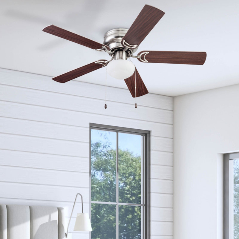 Ventilateur de plafond 44 po avec lumières DEL Alvina, Nickel satiné avec pales en chêne gris / noyer