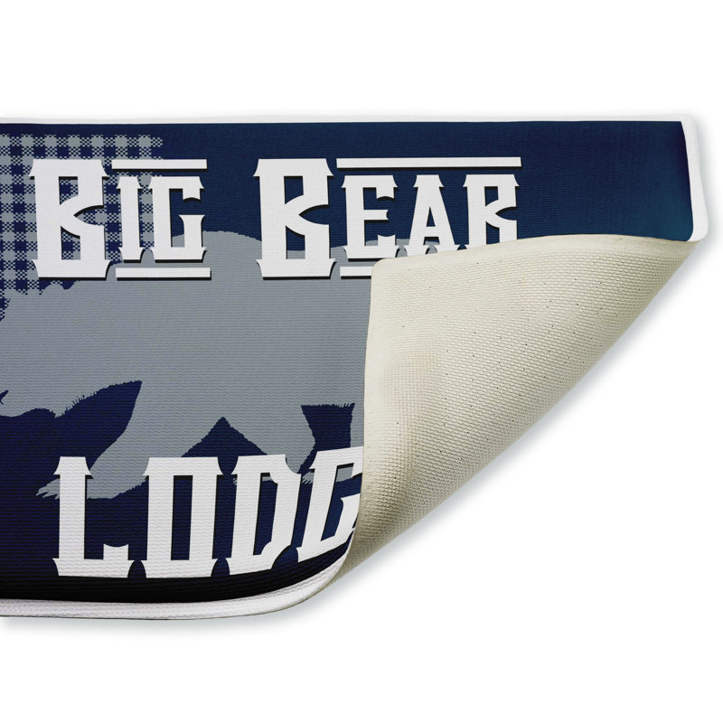 Tapis de bain en peluche imprimé Big Bear Lodge, design par Kim Allen, 18 po x 30 po