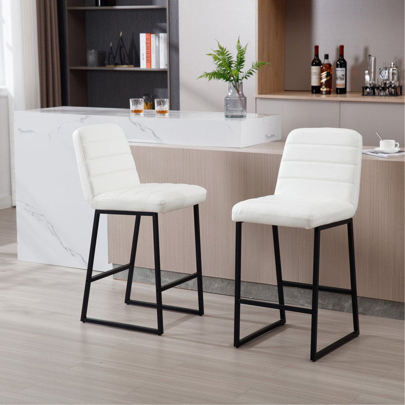 Comfortable And Stylish PU Leather Bar Stools With Footrest, Ideal For Kitchen And Living Room Use.