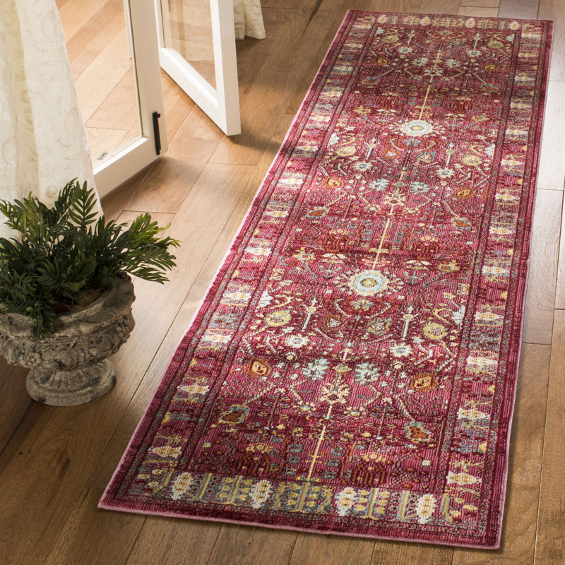 Tapis fuchsia à motif oriental Chantae, Tapis de couloir 2 pi 3 po x 8 pi