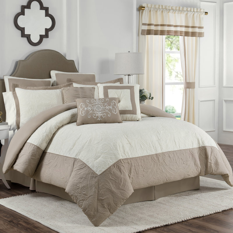 Bensonhurst Polyester Comforter, Full, Ivory