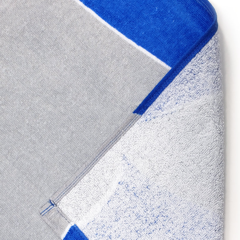 Serviette de plage Verner mangeant une pizza | Serviette de piscine 100% coton, 30 po x 60 po