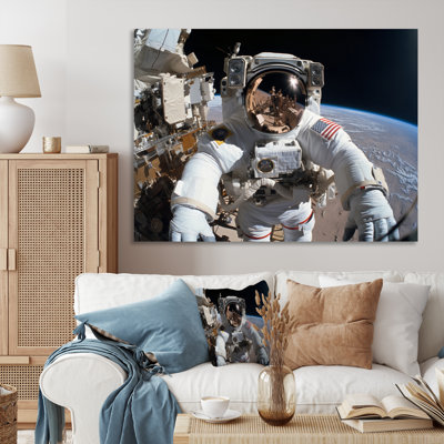 " Space Astronauts Extravehicular Activities "
