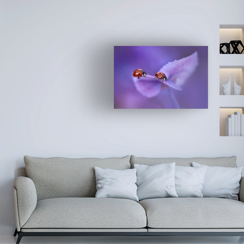Art sur toile, coccinelle sur les hortensias, "Ellen van Deelen", H 22 po x l 32 po