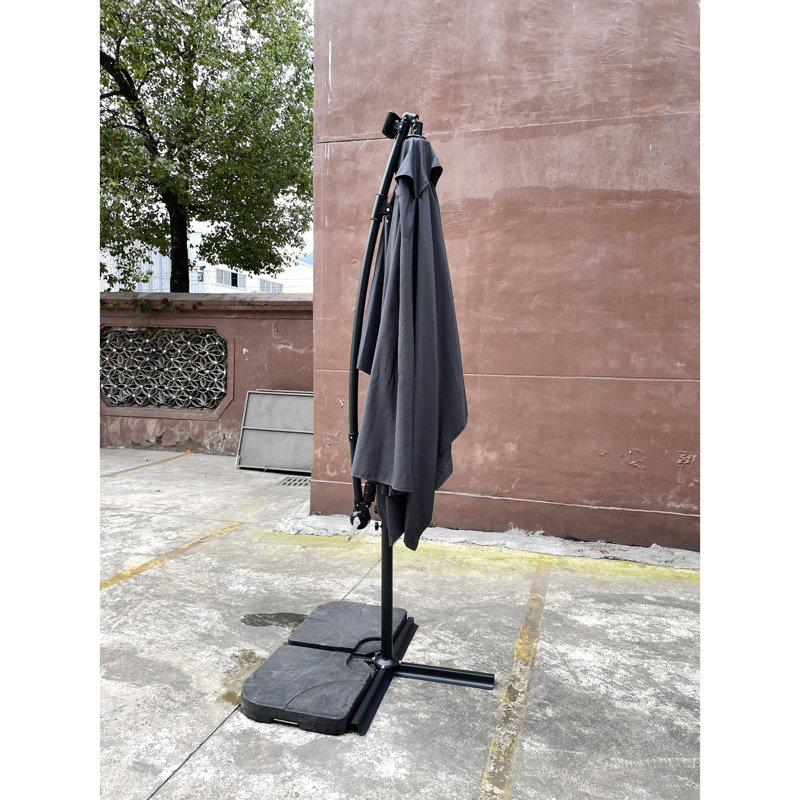 Parasol d'extérieur moderne à énergie solaire à DEL avec manivelle, Gris anthracite, H 98,4 po x l 120 po x P 78 po