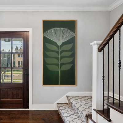 Tige de fleur blanche minimaliste sur fond beige doux - grande impression encadrée sur toile de la chambre principale