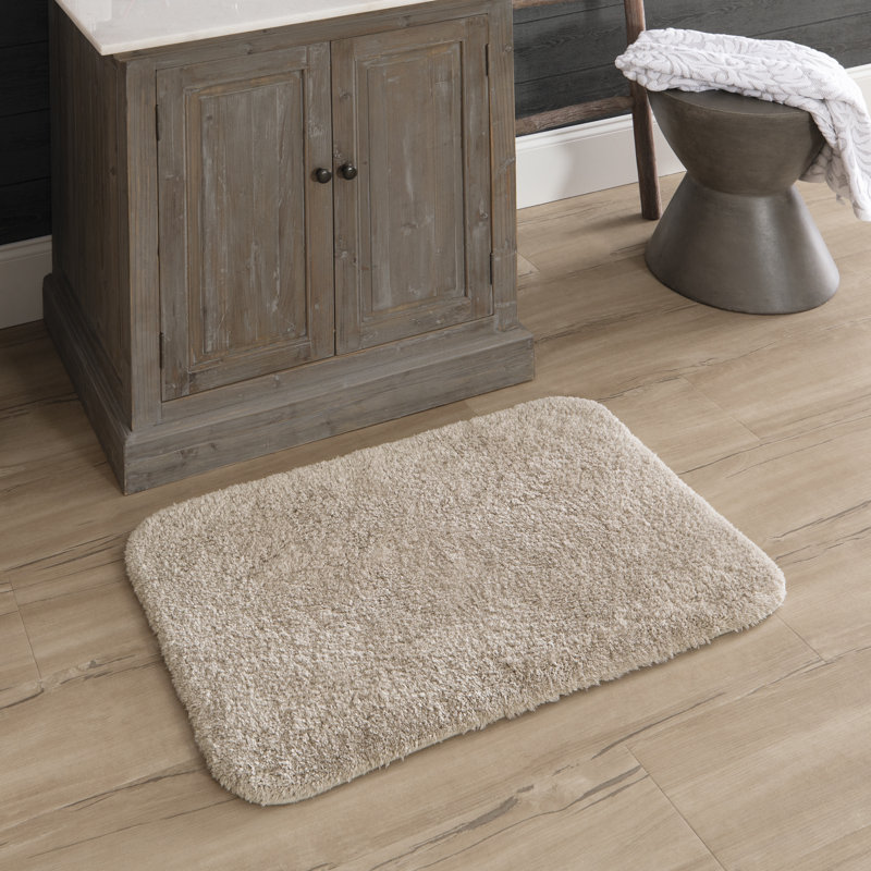 Tapis pour salle de bain Benedetti, L 20 po x L 34 po, Colombe