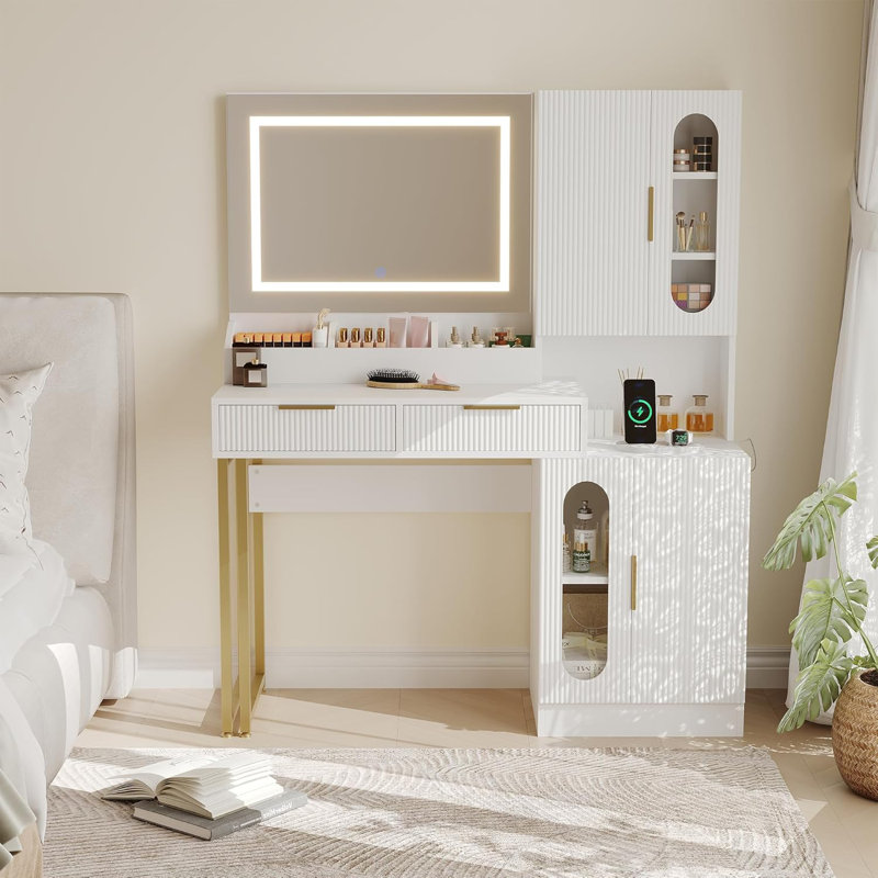 Coiffeuse cannelée avec miroir et lumières, bureau de coiffeuse en bois, table de maquillage avec station de charge, tiroirs et armoires de rangement