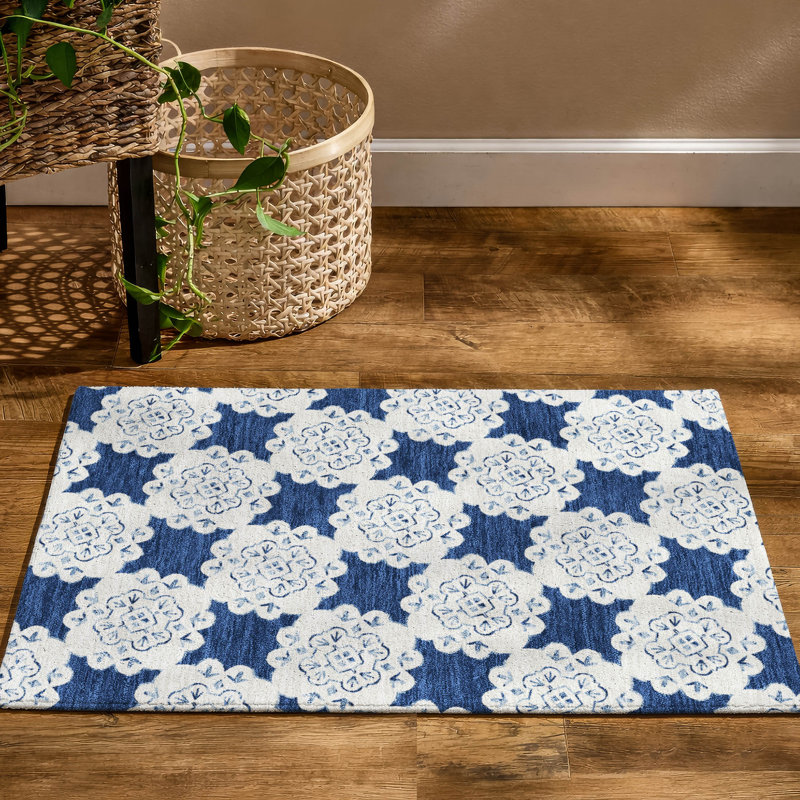 Tapis décontracté de qualité supérieure Mayfield, Marine, 1'8" x 2'6"