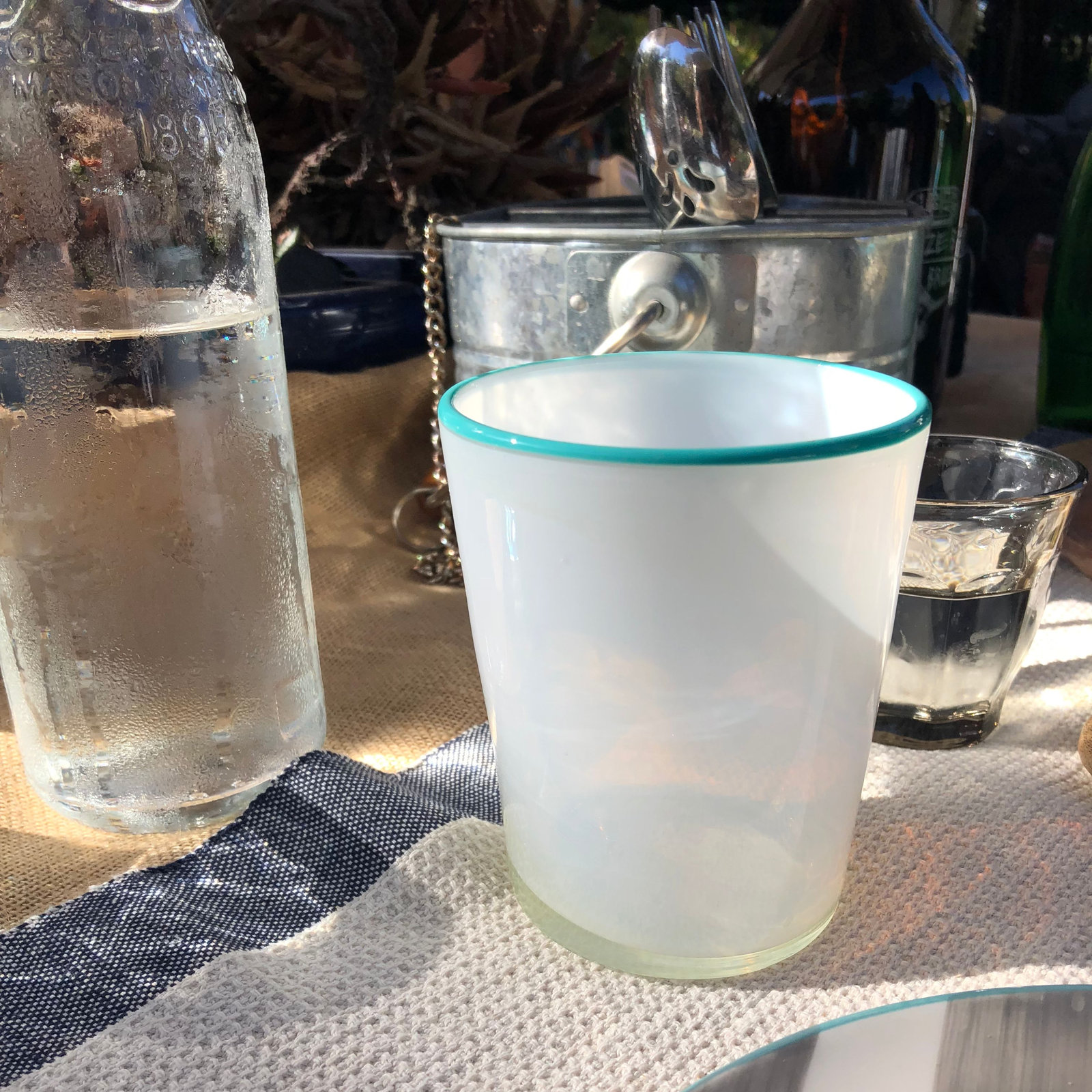 Sarya Drinking Glass, 15 oz., White/Blue