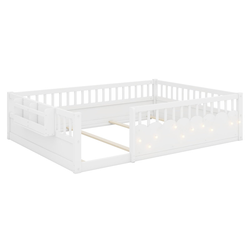 Lit au sol avec barrières de sécurité, guirlande lumineuse intégrée et panneaux nuageux pour enfants, Full, Blanc