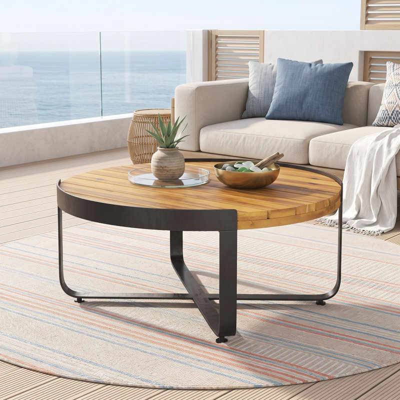 Table basse extérieure en bois