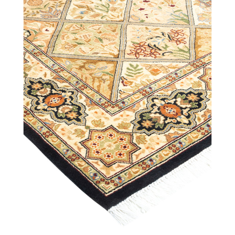 Classic One-of-a-Kind 2'8" x 4'2" Hand Knotted Area Rug
