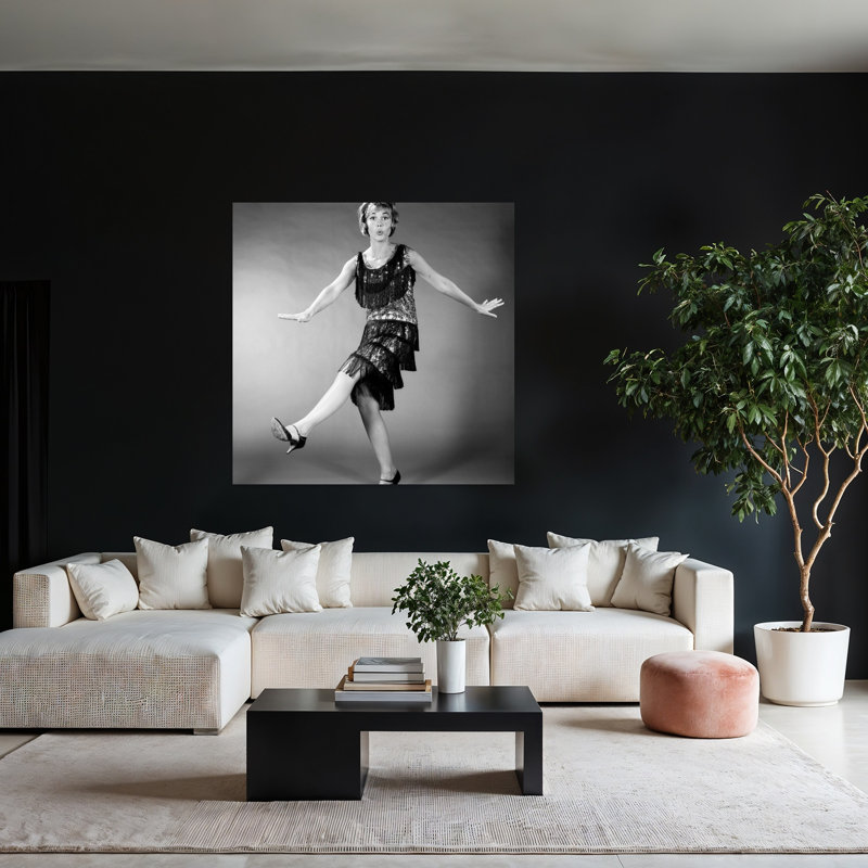 1960S Woman In Flapper Costume Dancing Classic Retro Vintage Wall Art, H 48 po x l 48 po