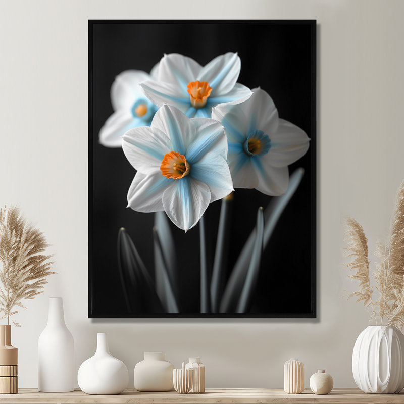 Monochromes Whimsy Wonderland Daffodils II - Jonquilles, art mural, Cadre flottant noir, H 16 po x l 32 po