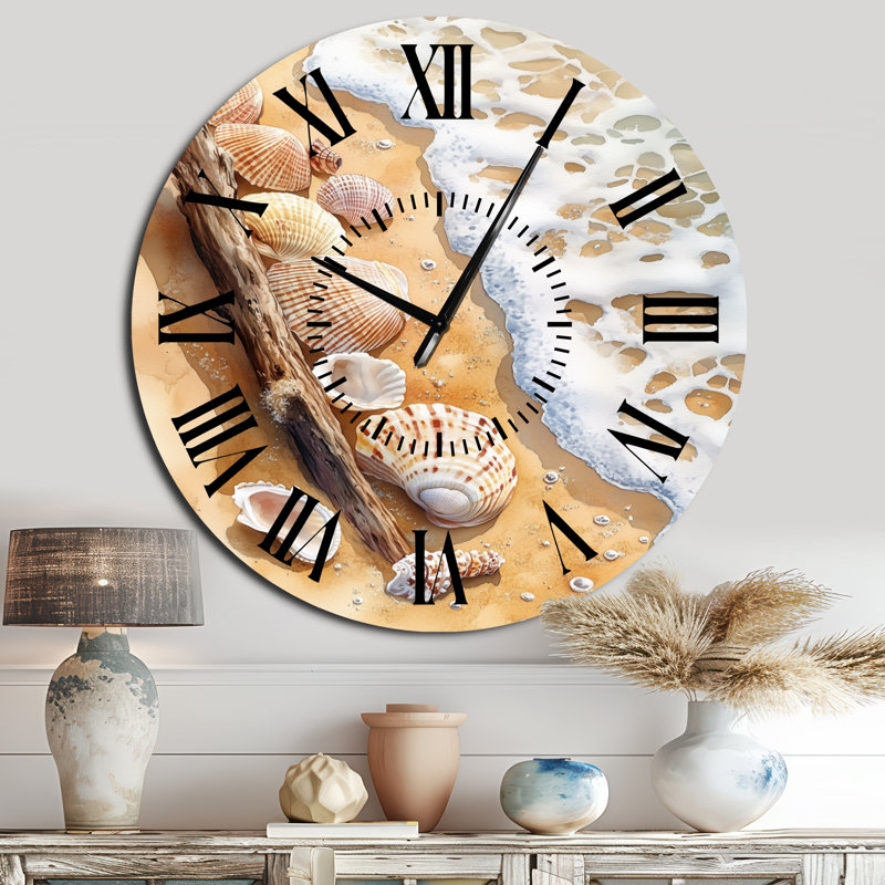 Horloge murale en métal Seashells on Sandy Shore II, Surdimensionné