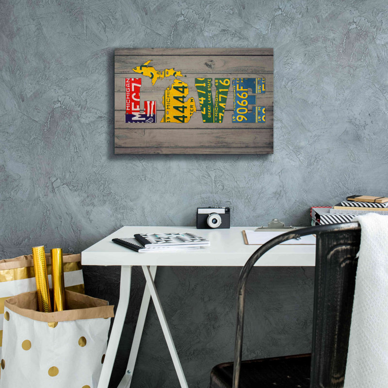 «Michigan State Love» par Design Turnpike, estampe numérique sur toile, H 12 po x l 18 po x P 0,75 po