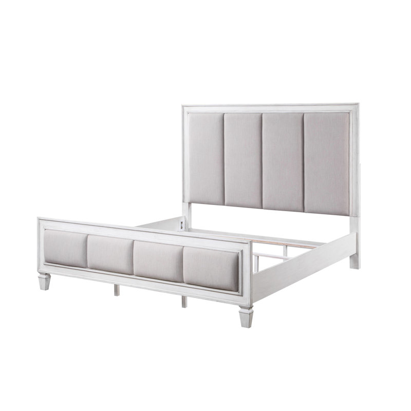 Grand lit en lin gris avec une touche de charme rustique et rustique, Grand lit