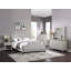 Lit double confortable et élégant avec tête et pied de lit rembourrés pour une expérience de chambre à coucher relaxante-142052003-142052002