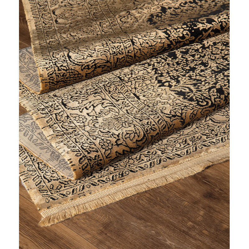Tapis oriental en viscose tissé à la machine Killough, Rectangle 2 pi 7 po x 4 pi 11 po