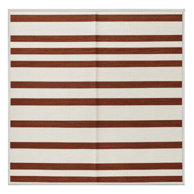 Tapis beige à rayures horizontales lavable à la machine